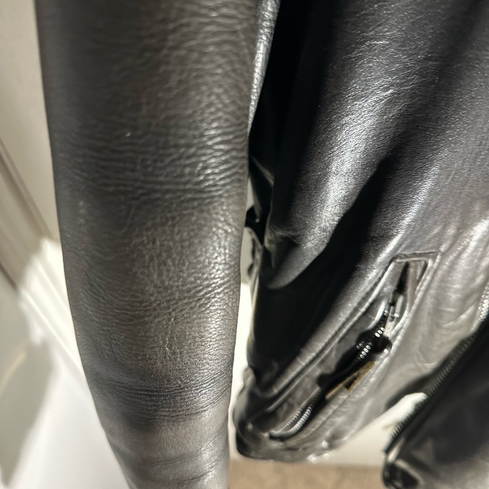 Men's natal leather, vintage Black Leather motorcycle Jacket
Heavy 1950s made 🇺🇸 - Picture 5 of 16
